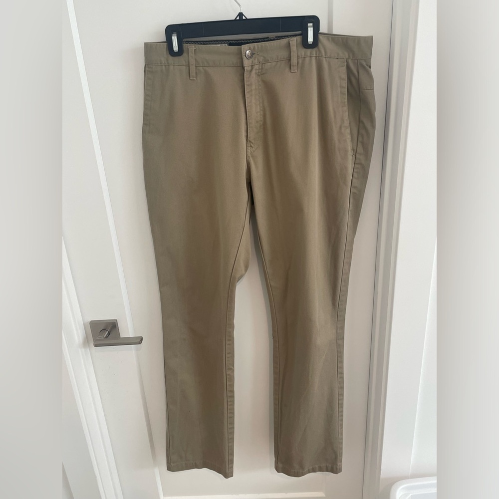 Volcom Men's Flat Front Chino Tan Pants Slash Pockets Size 34